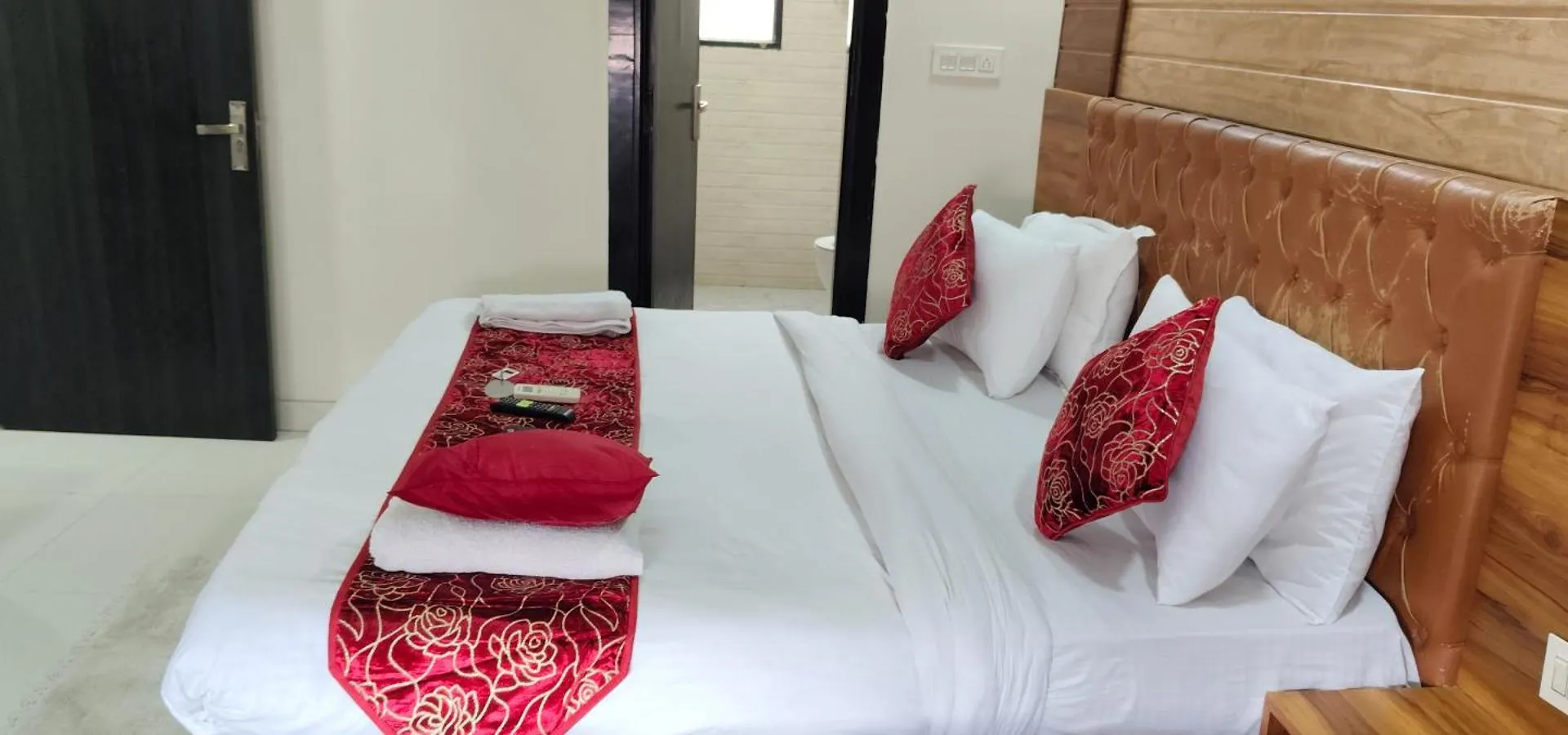 Hotel Paramont Inn Airport New Delhi