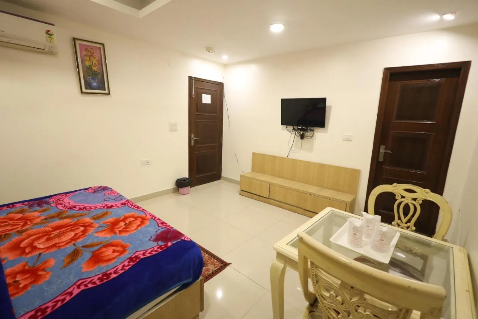 Hotel Paramont Inn Airport New Delhi