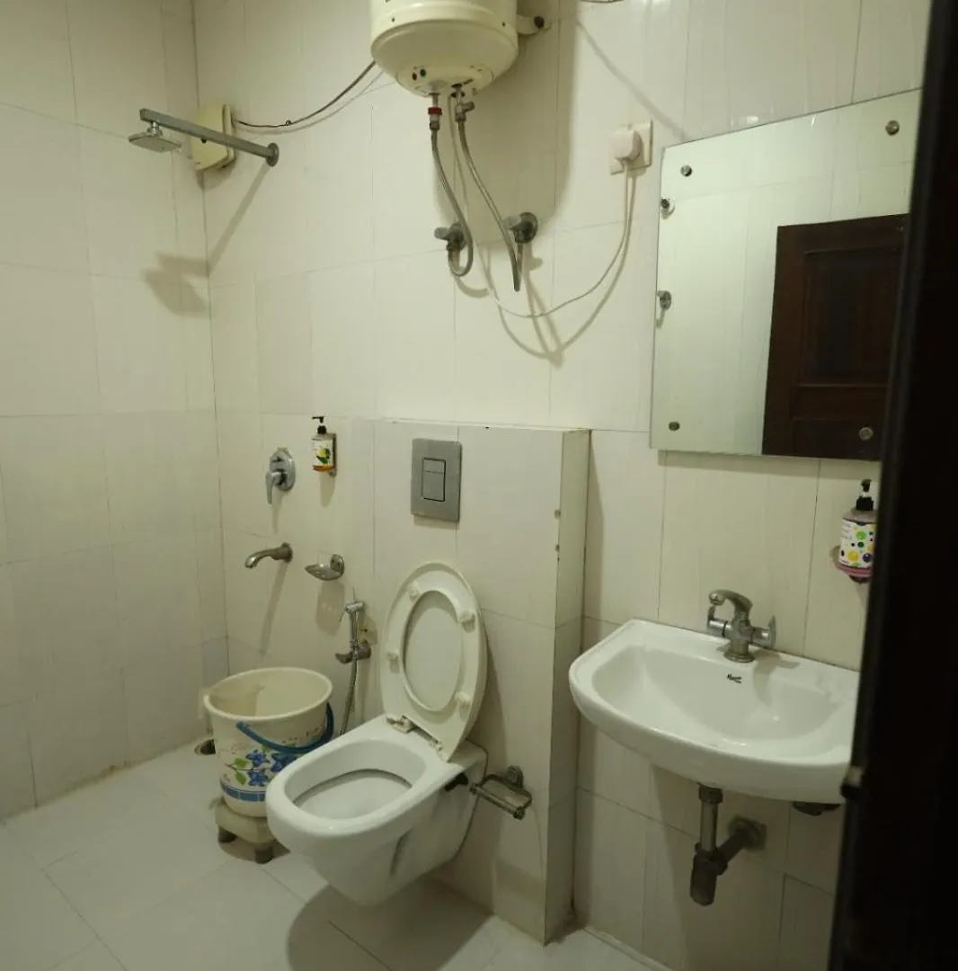 Hotel Paramont Inn Airport New Delhi