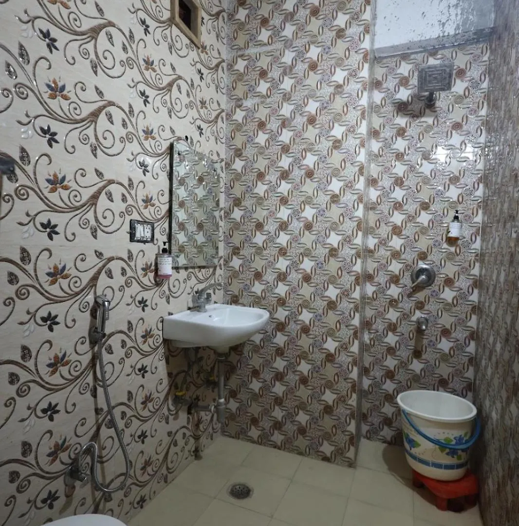 Hotel Paramont Inn Airport New Delhi