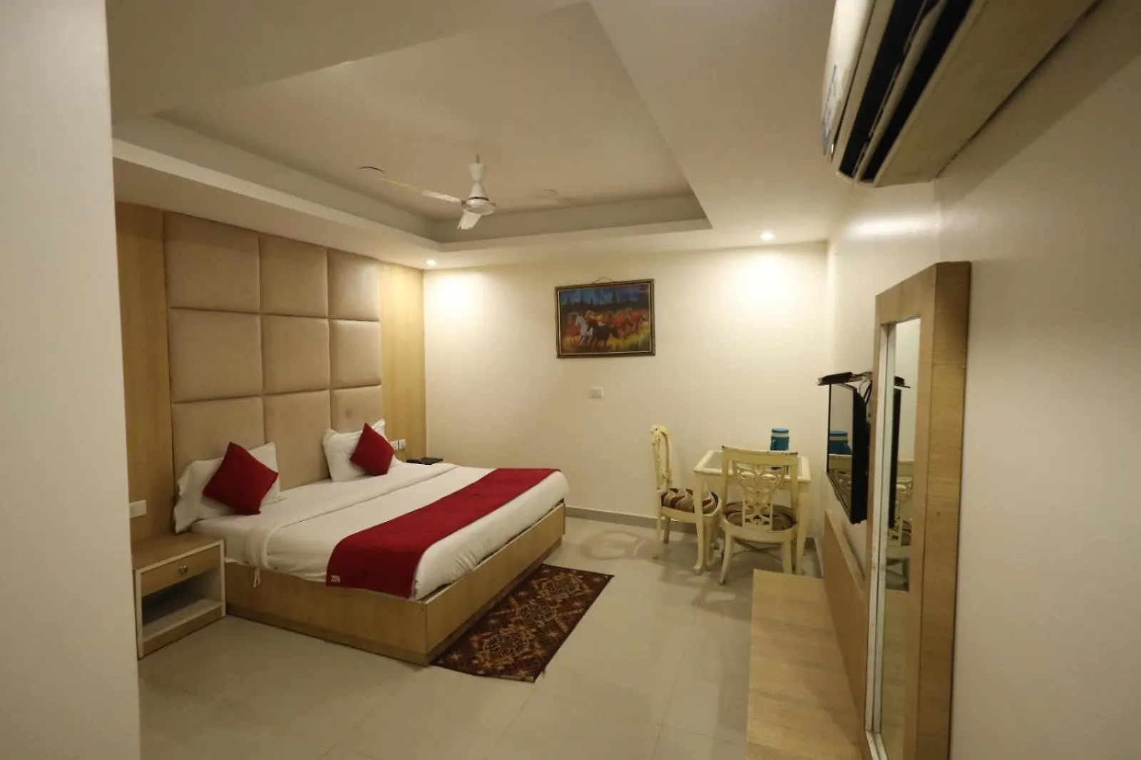 Hotel Paramont Inn Airport New Delhi 4*,  India