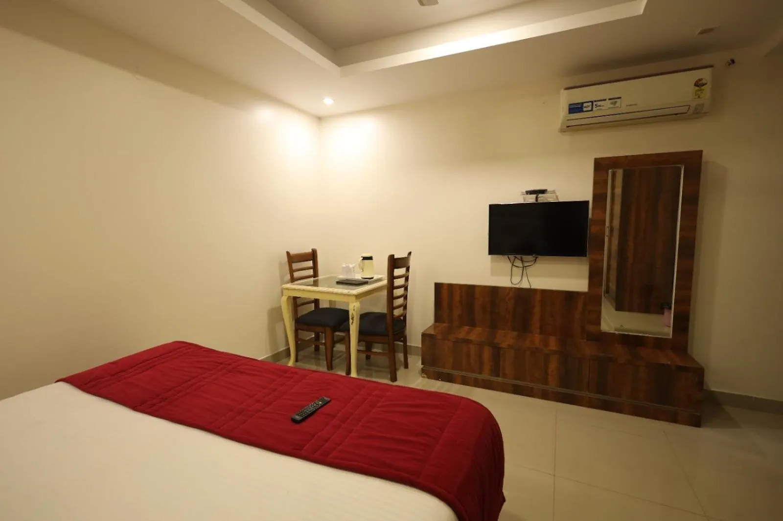 Hotel Paramont Inn Airport New Delhi