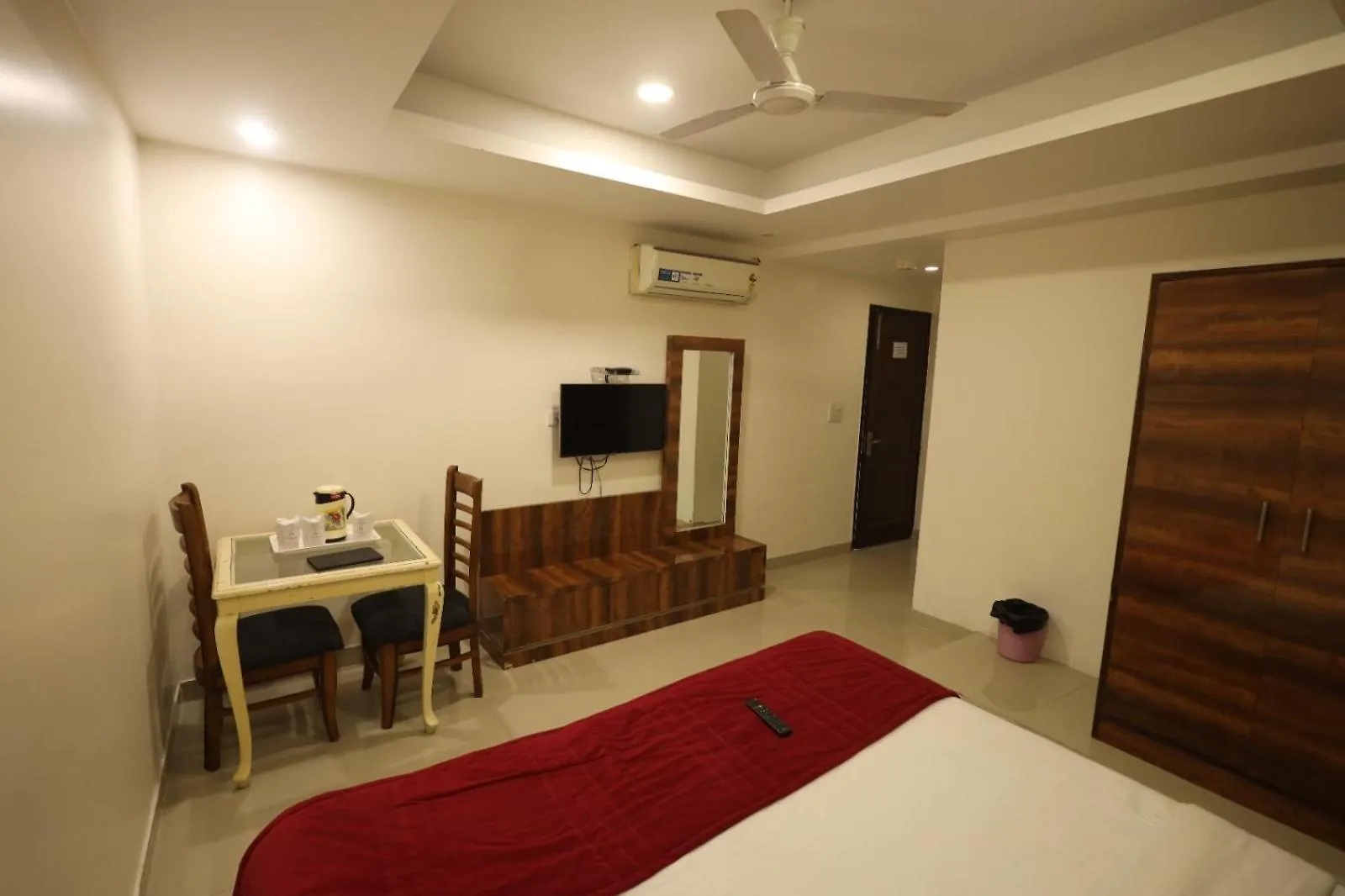 Hotel Paramont Inn Airport New Delhi India
