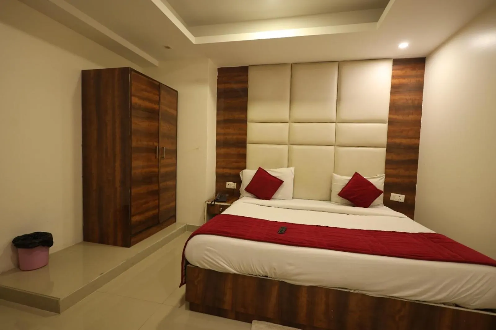 Hotel Paramont Inn Airport New Delhi India